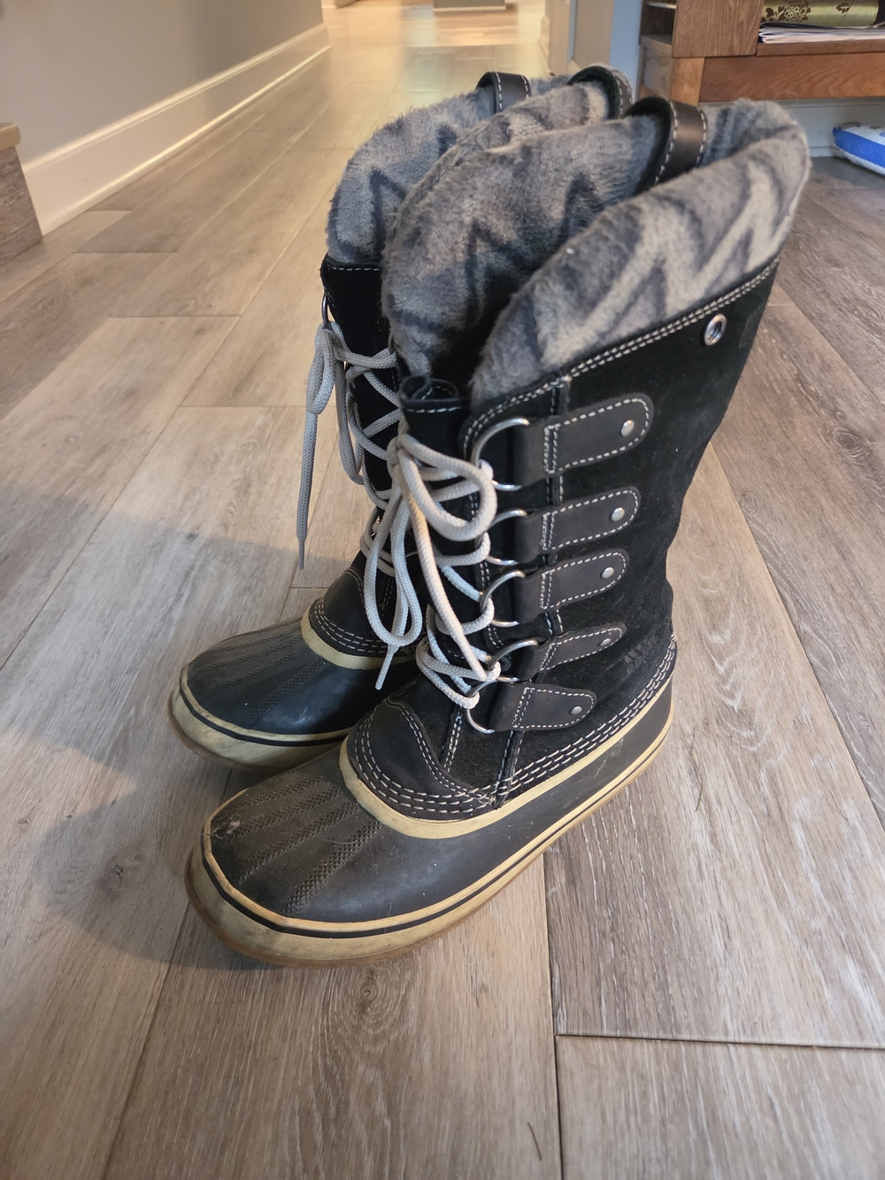 Sorel Joan of Artic Winter Boots - Black/Gray